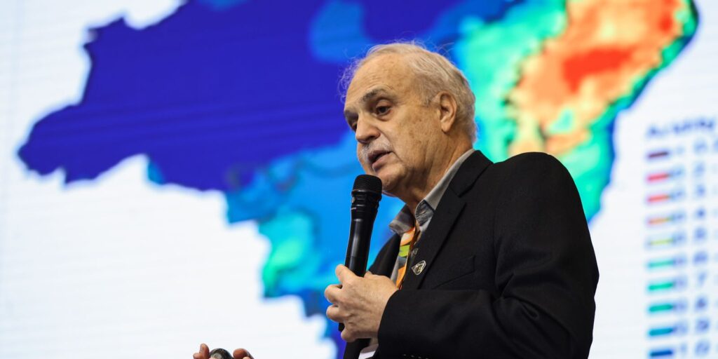 papa-leao-xiv-nomeia-climatologista-brasileiro-para-conselho-da-igreja