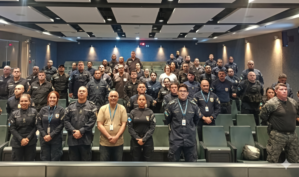 POLÍCIA MILITAR DO RIO DE JANEIRO CAPACITA OPERADORES DO 190 PARA APRIMORAR ATENDIMENTO DE EMERGÊNCIA À POPULAÇÃO policia-militar-do-rio-de-janeiro-capacita-operadores-do-190-para-aprimorar-atendimento-de-emergencia-a-populacao